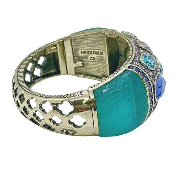 Heidi Daus NWOT Say It With Style Crystal Acrylic Brass Hinged Bangle Bracelet - Picture 2 of 10